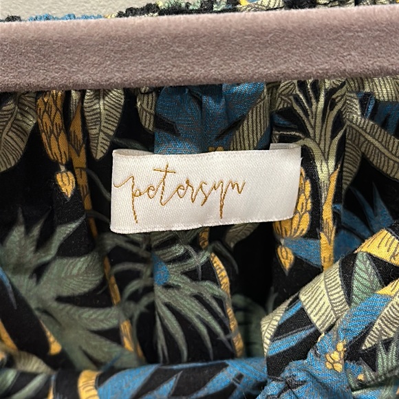 Petersyn Lily Blouse - Picture 7 of 12